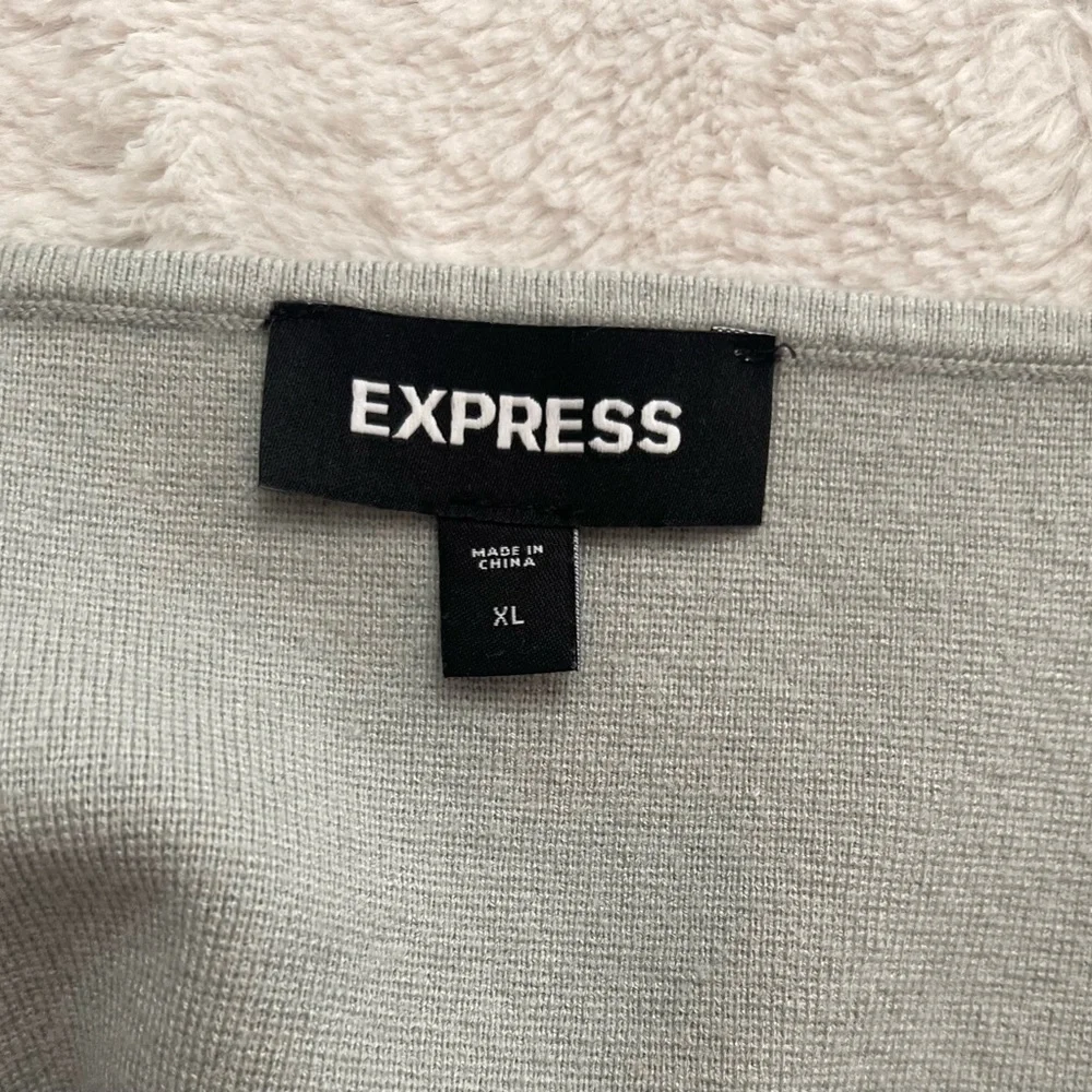 Express XL gray camisole/top - Picture 3 of 4
